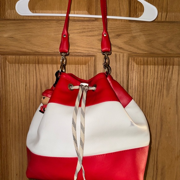 Rare Hat trick Swag HOCKEY LACE BUCKET TOTE BAG Purse - DETROIT RED WINGS - RED - Picture 1 of 8